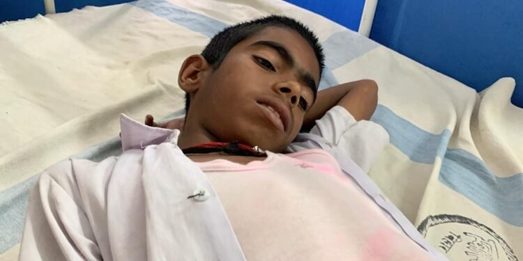 प्रिंसिपल ने छात्र को इतना मारा कि छाती में हो गई इंटरनल इंजरी…,स्कूल में चिकन पार्टी का किया था खुलासा