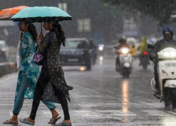 बारिश के बाद दिल्ली-NCR के कई इलाके लबालब, जगह-जगह ट्रैफिक जाम