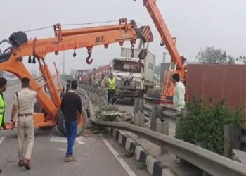 सोनीपत में बड़ा सड़क हादसा! एक के बाद एक टकराए दर्जनों वाहन… लगा लंबा जाम