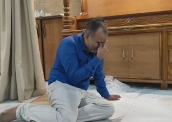 VIDEO: ‘कहां चले गए मेरे भगवान…’मंदिर में नहीं मिली मूर्तियां, फफक कर रो पड़ा श्रद्धालु