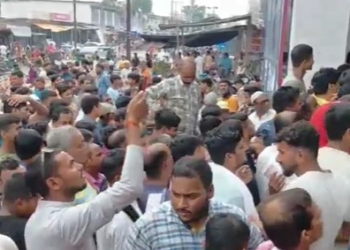 Bihar: गैस सिलेंडर को लेकर हाहाकार, लंबी कतारें और धक्का-मुक्की से बिगड़े हालात