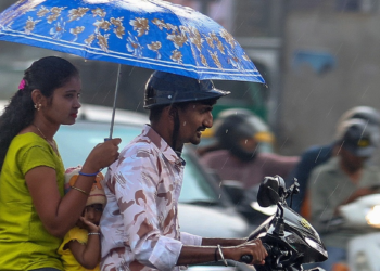 Rainy Monday… कूल-कूल वीकेंड के बाद फिर पानी-पानी हुईं दिल्ली-NCR की सड़कें