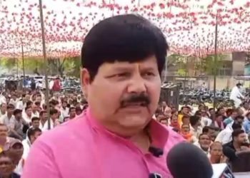 ‘फूंकेंगे तो पाकिस्तान में जाकर गिरोगे’, भाजपा विधायक अंबरीश शर्मा की अफसरों को चेतावनी, अपनी ही सरकार के खिलाफ दिया धरना