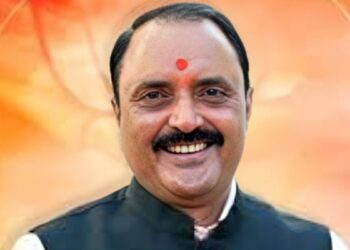 MP: सरकारी कार्यक्रम में नहीं पहुंचे मंत्री तो बेटा ही बन गया चीफ गेस्ट, कांग्रेस ने उठाए सवाल