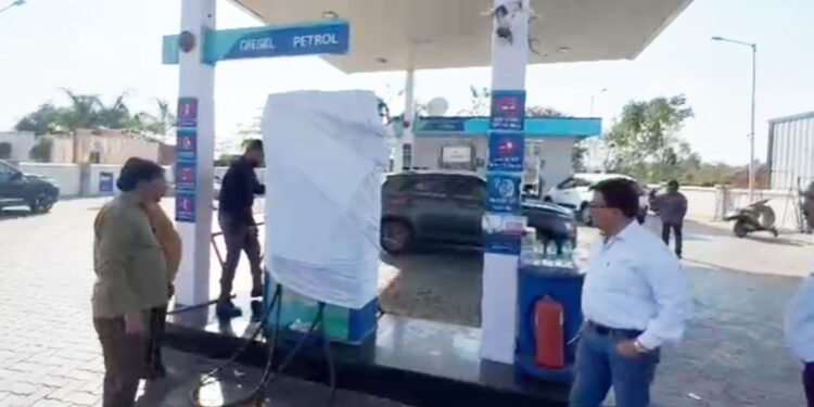200 से ज्यादा का पेट्रोल नहीं मिलेगा… भोपाल के नायरा पंप को ‘तुगलकी’ फरमान पड़ा भारी, प्रशासन ने जड़ा ताला