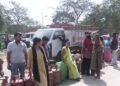 एजेंसी के बाहर लंबी कतारें, तो कहीं चोर ही ले उड़े सिलेंडर… देशभर में LPG संकट के साथ पैनिक बाइंग