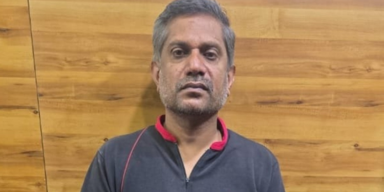 1100 से ज्यादा फर्जी बम कॉल का आरोपी गिरफ्तार, दिल्ली हाईकोर्ट से लेकर स्कूल-अस्पताल तक को दी थी धमकी