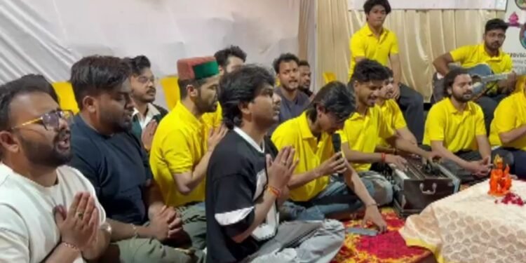 गुरुग्राम में गिटार-ड्रम की धुन पर गूंज रही हनुमान चालीसा, 3 साल पहले युवाओं ने की थी शुरुआत