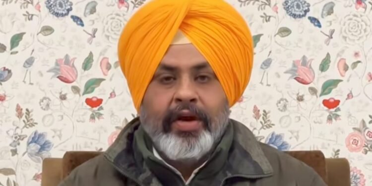 टायर पंचर के बाद रुकी Defender, तेज रफ्तार ट्रक ने मारी टक्कर… कांग्रेस नेता समेत दो की मौत