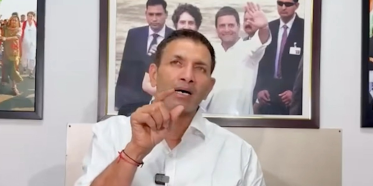 ‘आप सिर्फ अपनों से मिलते हैं…’, कांग्रेस कार्यकर्ताओं ने मंच पर खड़े प्रदेश अध्यक्ष को दिखाया ‘आईना’, मीटिंग में बवाल