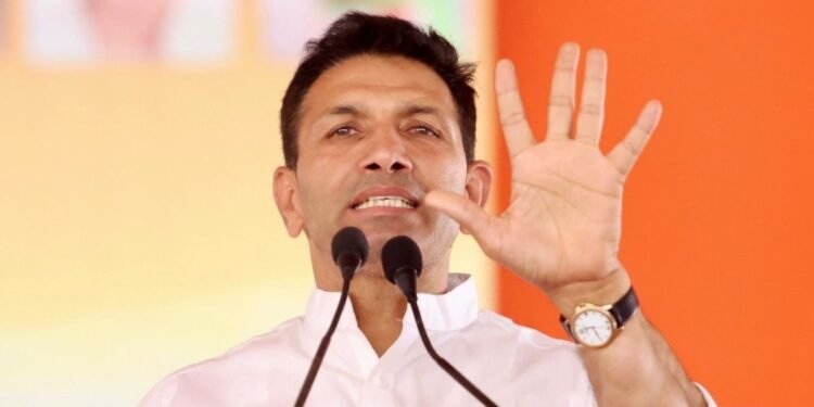 देर रात विधानसभा सचिवालय पहुंचे जीतू पटवारी, कांग्रेस MLA की सदस्यता खत्म करने का लगाया आरोप