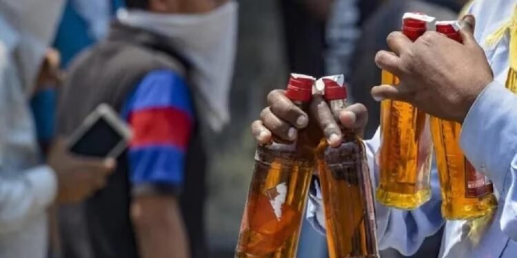 बिहार में जहरीली शराब का कहर! मोतिहारी में 4 ने दम तोड़ा, 7 भर्ती, कई की आंखों की गई रोशनी