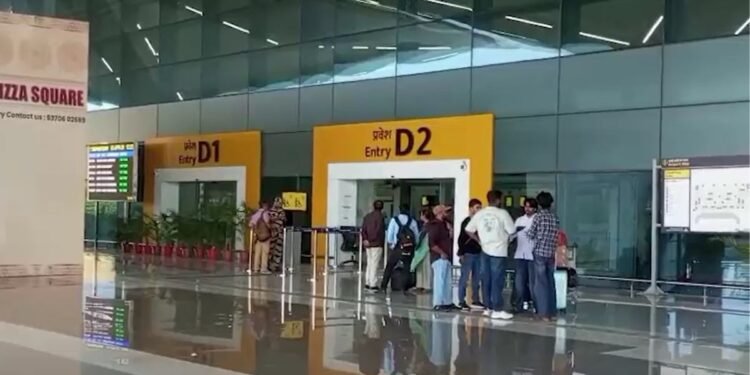 पटना एयरपोर्ट पर पैसेंजर के बैग से मिले 3 जिंदा कारतूस, एयर इंडिया की फ्लाइट से जा रहा था दिल्ली