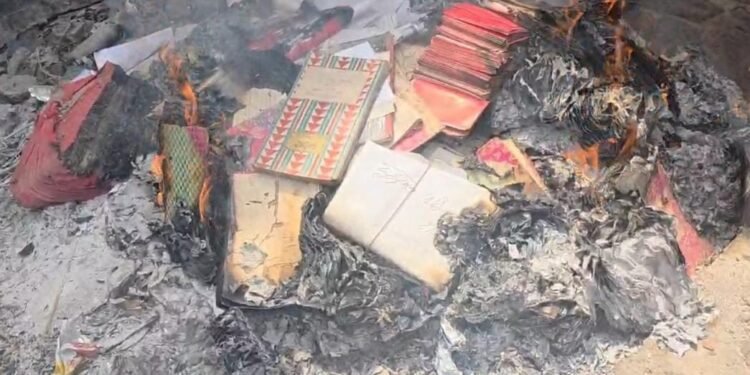 डिप्टी CM के दौरे से पहले जला दिए जमीन के कागज! वायरल वीडियो से मचा हड़कंप