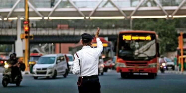 Traffic Advisory: दिल्ली में 8 अप्रैल को इन रास्तों पर जाने से बचें, IPL मैच को लेकर ट्रैफिक एडवाइजरी जारी