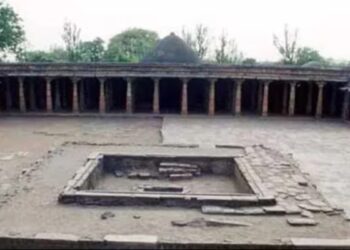 ‘हवन कुंड, संस्कृत श्लोक और मूर्तियां…’, हिंदू पक्ष ने गिनाए मंदिर होने के सबूत, धार भोजशाला केस में सुनवाई