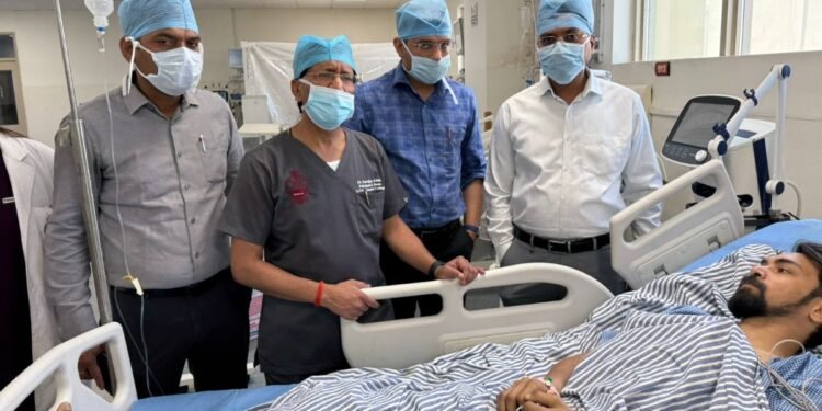 एयर होस्टेस से शादी, प्यार में बेची 15 बीघा जमीन… पलटी कानपुर में किडनी बेचने वाले आयुष की दर्दभरी कहानी