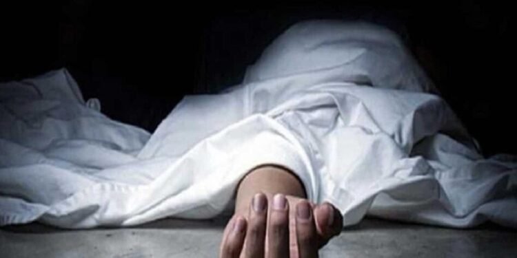 लव स्टोरी का ट्रैजिक अंत! प्रेमिका को की वीडियो कॉल, बात करते- करते झूल गया फांसी पर