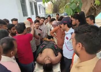 मंचूरियन और कढ़ाई पनीर खाकर युवक की मौत, भाई- दोस्त की हालत गंभीर, रेस्टोरेंट सील  