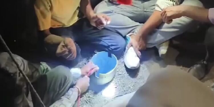 60 फीट गहराई में अटका है 3 साल का मासूम…, खेलते हुए जा गिरा बोरवेल में