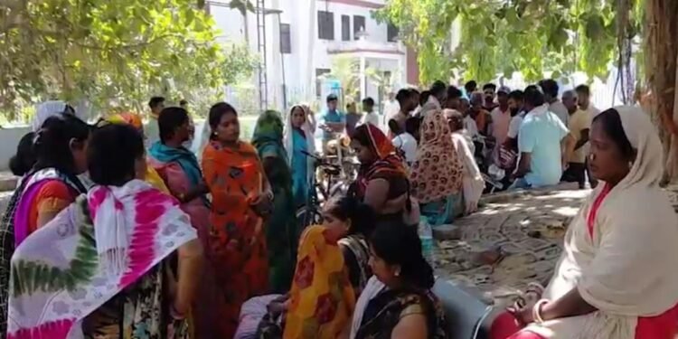 एक साल की शादी और महिला की रहस्यमयी मौत…परिजन बोले- पति ने ही घोंटा गला