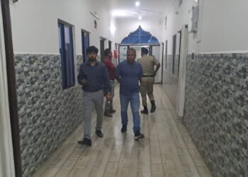 पति की सर्विस रिवॉल्वर से एसआई की पत्नी ने खुद को मारी गोली! एक साल पहले हुई थी शादी
