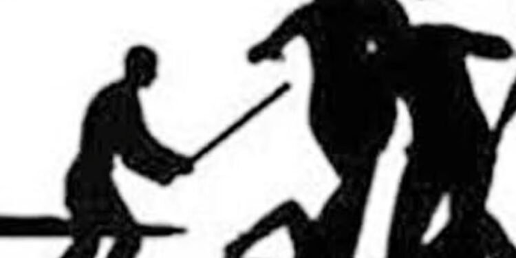 दिल्ली: आर्मी के ब्रिगेडियर और बेटे से मारपीट, दबंगों ने पुलिस की मौजूदगी में पीटा