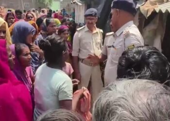 बिहार: रोते हुए पिता ने लगाया आरोप, धर्म परिवर्तन से इनकार पर ले ली गई बेटी की जान