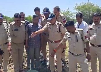 खेत में बुलाकर पति की हत्या, तलवार से किए शव के टुकड़े, जलाया और JCB से गड्ढा खुदवाकर दफनाया, मंदसौर में रूह कंपा देने वाली वारदात
