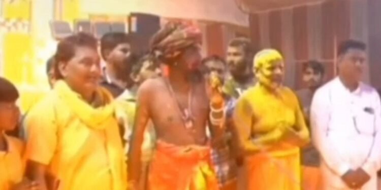 ‘BJP का एक भी विधायक जीता तो मूंछ-मुंडी कटवा दूंगा’, सीहोर से शिवानंद महाराज का विवादित बयान वायरल