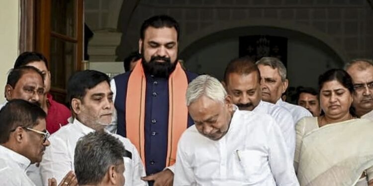 बिहार के भावी सीएम सम्राट चौधरी के लिए नीतीश कुमार की ‘वसीयत’