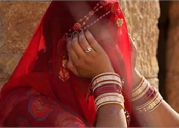 जिस लड़के से होने वाली थी शादी, उसी को पसंद करती थी पड़ोसन, शादी से पहले दुल्हन पर फेंका एसिड