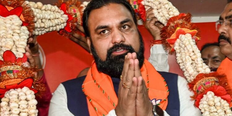 बिहार में सम्राट युग, नए मुख्यमंत्री ने ली शपथ, पहली बार बना बीजेपी का CM