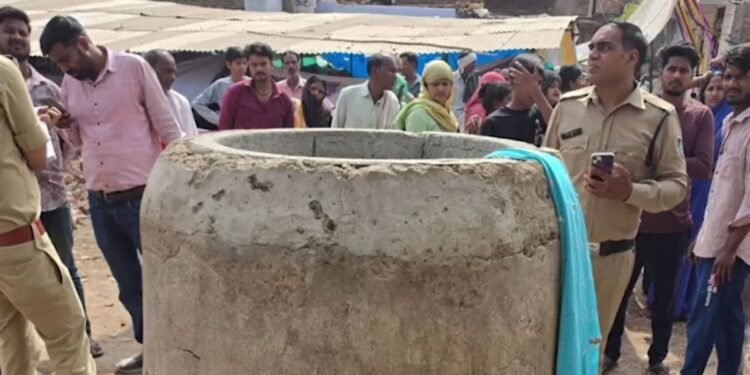 ग्वालियर: खुले सीवर चैंबर में गिर गया मजदूर, जब तक लोगों ने बाहर निकाला, हो चुकी थी मौत