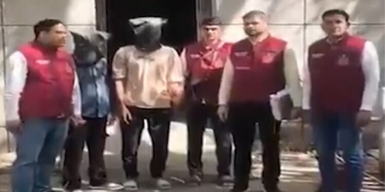 ऑनलाइन इन्वेस्टमेंट के नाम पर 33 लाख की ठगी: दिल्ली क्राइम ब्रांच ने इंटरस्टेट गैंग का किया भंडाफोड़