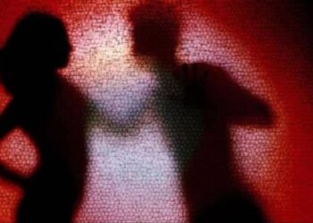 गुरुग्राम: टैक्सी ड्राइवर ने पहले पत्नी को मारा, फिर खुद की भी दे दी जान
