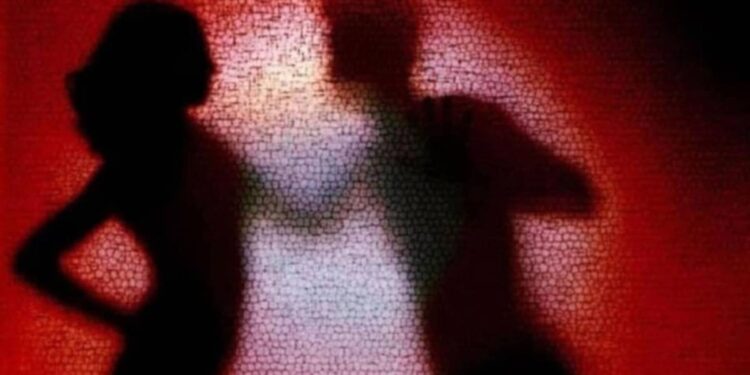 गुरुग्राम: टैक्सी ड्राइवर ने पहले पत्नी को मारा, फिर खुद की भी दे दी जान