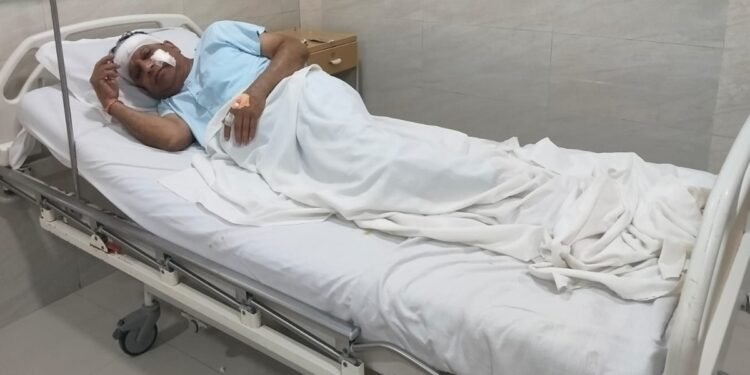‘पेचकसबाज’ का तांडव: पहले ड्राइवर को उतारा, फिर बुजुर्ग दंपति को घंटों कार में रखा बंधक