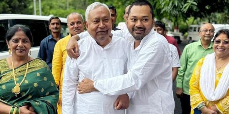 पद से पहले ग्राउंड तैयार करने के लिए पिता नीतीश की राह पर निशांत, क्या है बिहार यात्रा के पीछे प्लान