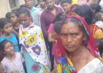 Bihar: घर से निकली 10 साल की बच्ची कंबल में लिपटी मिली, छात्रा की हत्या से बवाल