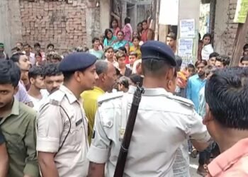 Bihar: स्कूल ड्रेस पहनकर दूध लेने निकली नाबालिग छात्रा हुई लापता, कंबल में लिपटा मिला शव