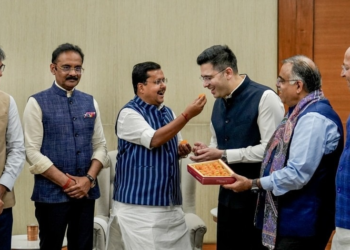 7 दिन, 7 सांसद और एक ‘प्लान’, अरविंद केजरीवाल की पार्टी में कैसे पड़ी फूट? जानें इनसाइड स्टोरी