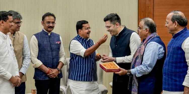 7 दिन, 7 सांसद और एक ‘प्लान’, अरविंद केजरीवाल की पार्टी में कैसे पड़ी फूट? जानें इनसाइड स्टोरी
