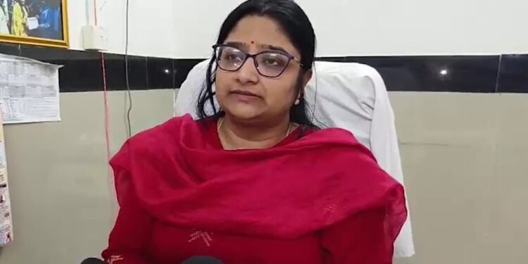 सरकारी अस्पताल में अटेंडर ने की ब्रेस्ट सर्जरी, ठीक नहीं हुई महिला तो हर दिन लगाता रहा चीरा