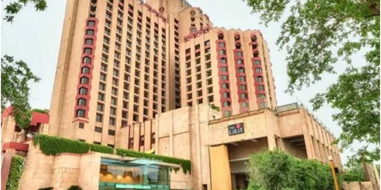 संकट में दिल्ली का ‘द ललित’ होटल, NDMC को चुकाना पड़ेगा ₹1,063 करोड़ या लाइसेंस होगा रद्द