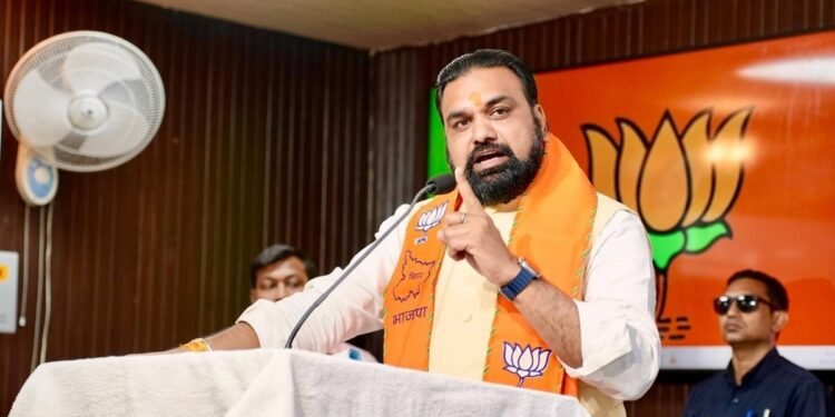 बिहार: रेवेन्यू अधिकारियों को मिला CM सम्राट चौधरी का आश्वासन, हड़ताल हुई खत्म