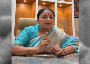 Delhi: प्राइवेट स्कूलों की मनमानी पर सख्ती, किताबें-ड्रेस कहीं से भी खरीद सकेंगे पैरेंट्स, CM रेखा गुप्ता का एक्शन मोड