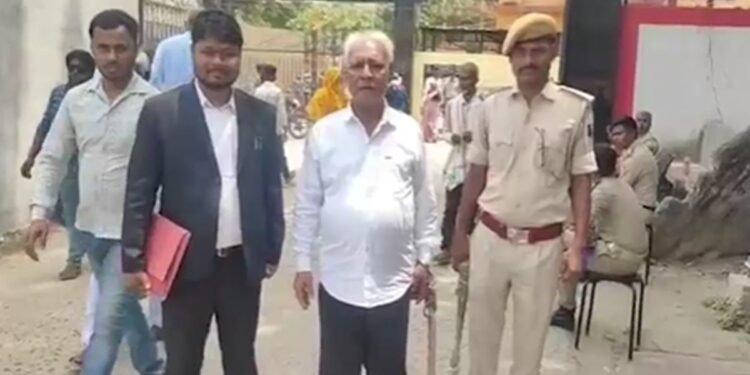 बेटे के ‘हत्यारे’ पिता को उम्रकैद, जमीन बेचने को लेकर खाना खाते हुए काट डाला था गला