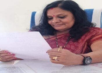 ‘ मैडम को चाहिए सामने वाले को थप्पड़ मारने वाला असिस्टेंट’,  MP की लेडी अफसर की पोस्ट पर हंगामा
