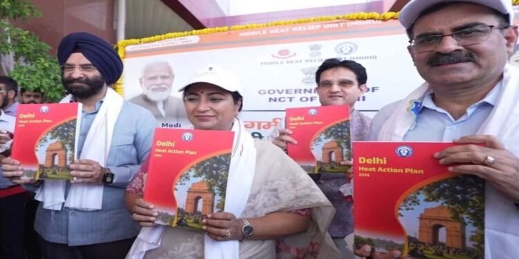 दिल्ली सरकार ने लॉन्च किया ‘हीट एक्शन प्लान’, 13 जिलों में तैनात स्पेशल वैन, ये हैं सुविधाएं